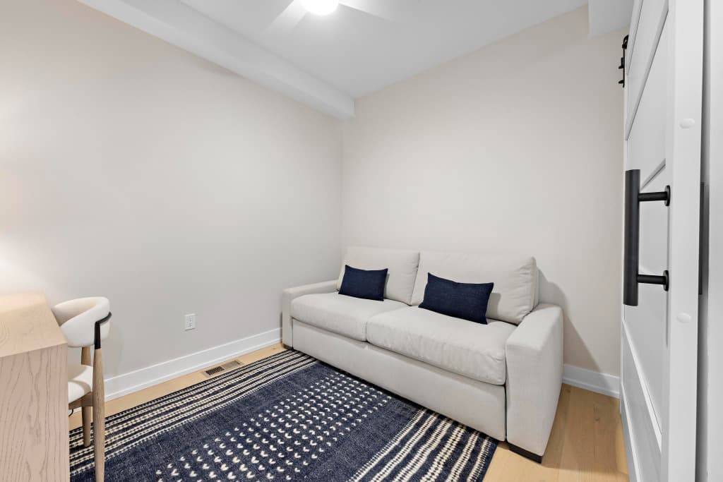 Den & Sitting Area