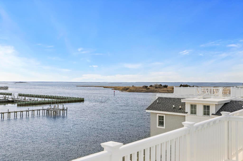 Rooftop Panoramic Bay Horizon